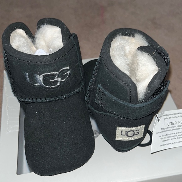 New born UGGS - Picture 1 of 2